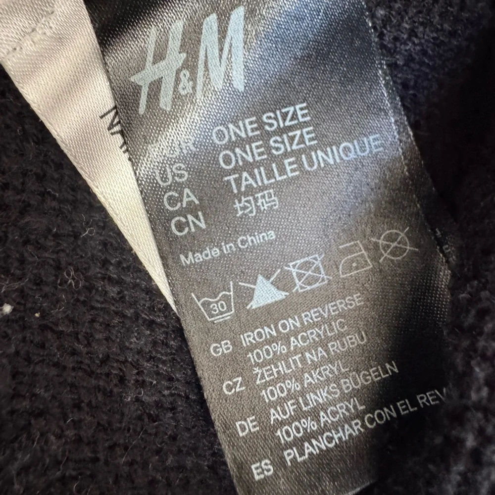 H&M Midnight Black Sequin Hat O/S